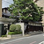 モトイ - こちらのお屋敷がレストランです