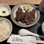 牛タンやまゆり - 