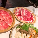 横浜中華街 薬膳火鍋 大草原 - 