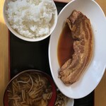 愛別食堂おちこち - 角煮定食（一本）