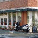 ピアチェーヴォレ - お店の外観です☆