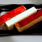 Ratoriekururusanjuurokudhiramitakaran - 苺のムース・レアチーズ・ミルクレープ