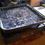 ジンギスカンうだ川 - コンロ