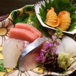 お造り　白いか・しめ鯖・鯛・マグロ・赤貝