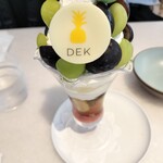 DEK 青山 - ２種ぶどうのパフェ