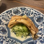 花結び - ある日のおまかせ2000円2品目。きゅうりと穴子の酢の物