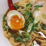 横浜中華そば 維新商店 - トロ目の味玉♪