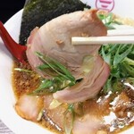 横浜中華そば 維新商店 - 燻し銀のチャーシュー♪旨しっ♪