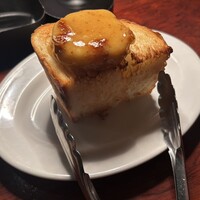 カルネジーオ イースト - 