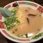 一蘭 - 「滋味系とんこつラーメン」（790円）。