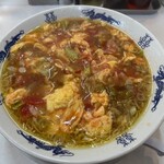 中華麺キッチン まくり - 完熟トマ玉の黒酢風味ラーメン 980円