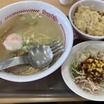 スガキヤ - 独特の形のスプーン