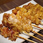 天海 - 奥三河鶏(もも、ぼんじり、せせり)