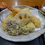 Izumian Wakaya - 海老と銚子産天然平目と野菜の天麩羅盛り合わせ