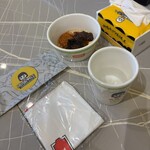 周黒鴨大夫人 - おしぼり、エプロン、ティッシュなどのアメニティも充実！