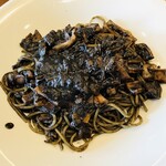 ワインとイタリア料理 141 - イカスミソースのパスタ