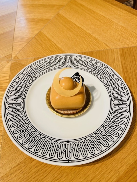 Leah Dou 竇靖童 リア・ドウ/ Stone Cafe ストーン・カフェ Leah Dou 竇靖童 リア・ドウ/ Stone Cafe ストーン・カフェ