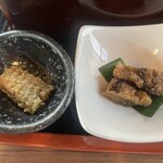 江島牡丹園 深見草 - 骨せんべいと鰻の酢の物 接写