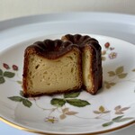 アルカイク - みっちりな断面、洋酒とバニラの香り