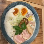 鶏そばと担々麺 一石二鶏 - 
