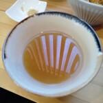 自家製うどん たいら - ポットから汲んできた割スープ♪