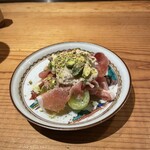 酒処 四方 - 生ハムとシャインマスカット、豆腐の白和え