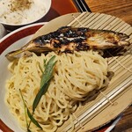 鮎ラーメン 二子玉川本店 - モチモチでこしのある麺。パリパリの鮎。