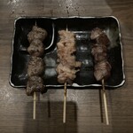 おちょぼ串 - はつ　せせり　レバー