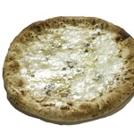 イタリアンダイニング&ワインバー キザブロ - ４種チーズのピザ