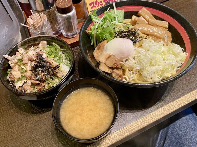 油そば総本店 新宿東口アルタ裏店 - 新宿西口/ラーメン | 食べログ