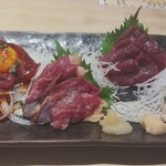 遊山 - 馬刺し盛り合わせ