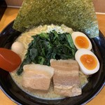 横浜家系ラーメン 赤家  - 料理写真: