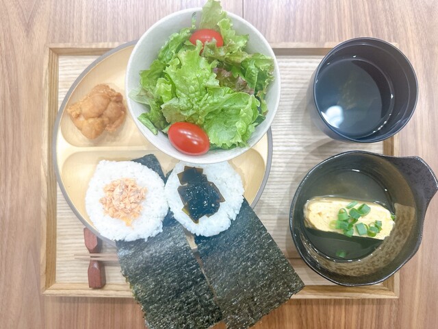 Hakkou Kissa to Oshokuji Dokoro Manmaru Mura photo 3