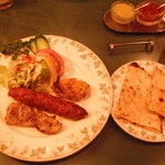 インド料理 ショナ・ルパ - チキン、シークカバブ、タンドリーエビ