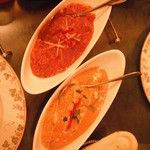 インド料理 ショナ・ルパ - チキンスパイシーカレー、エビのココナッツカレー