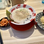熟成豚骨ラーメン 豚骨麺屋一番軒 - 料理写真: