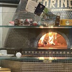 ピッツェリア・ヴィノテカ・イル・ペコリーノ - こだわりの『エルネスト』窯