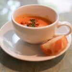 洋食 広亭タナカ - スープ、ひと口パン