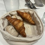 Brasserie Laiton - プチパンとクロワッサン