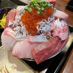武蔵ノ麦穂 - 料理写真:海鮮丼　ご飯大盛　1,490円