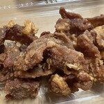 チキンきたむら - 皮の唐揚げ。めっちゃ香ばしい。