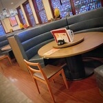 肉汁焼小籠包 千琇 - 円卓テーブル席