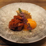 小皿のまぐろとさば。 - 本まぐろホホ肉のユッケ