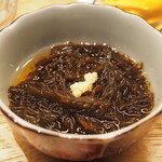 小皿のまぐろとさば。 - もずく酢