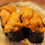 小皿のまぐろとさば。 - 甘さが際立つ