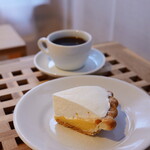 トイロ珈琲店 - ケーキセット（1450円） ・生クリームレモンパイ ・エチオピア イルガチェフエ ウォッシュド