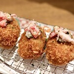 魚神 - ズワイガニのクリームコロッケ