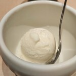 個室 和牛すき焼き 霜降り - 