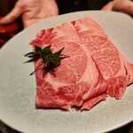 個室 和牛すき焼き 霜降り - 