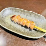 とりかわ処 鶏高 - はつたれ250円、湯気立ってる〜。コロコロかわいいはつは柔らか。